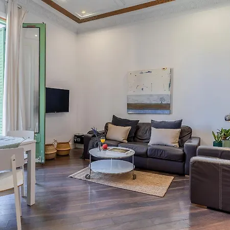 Canela Homes Family